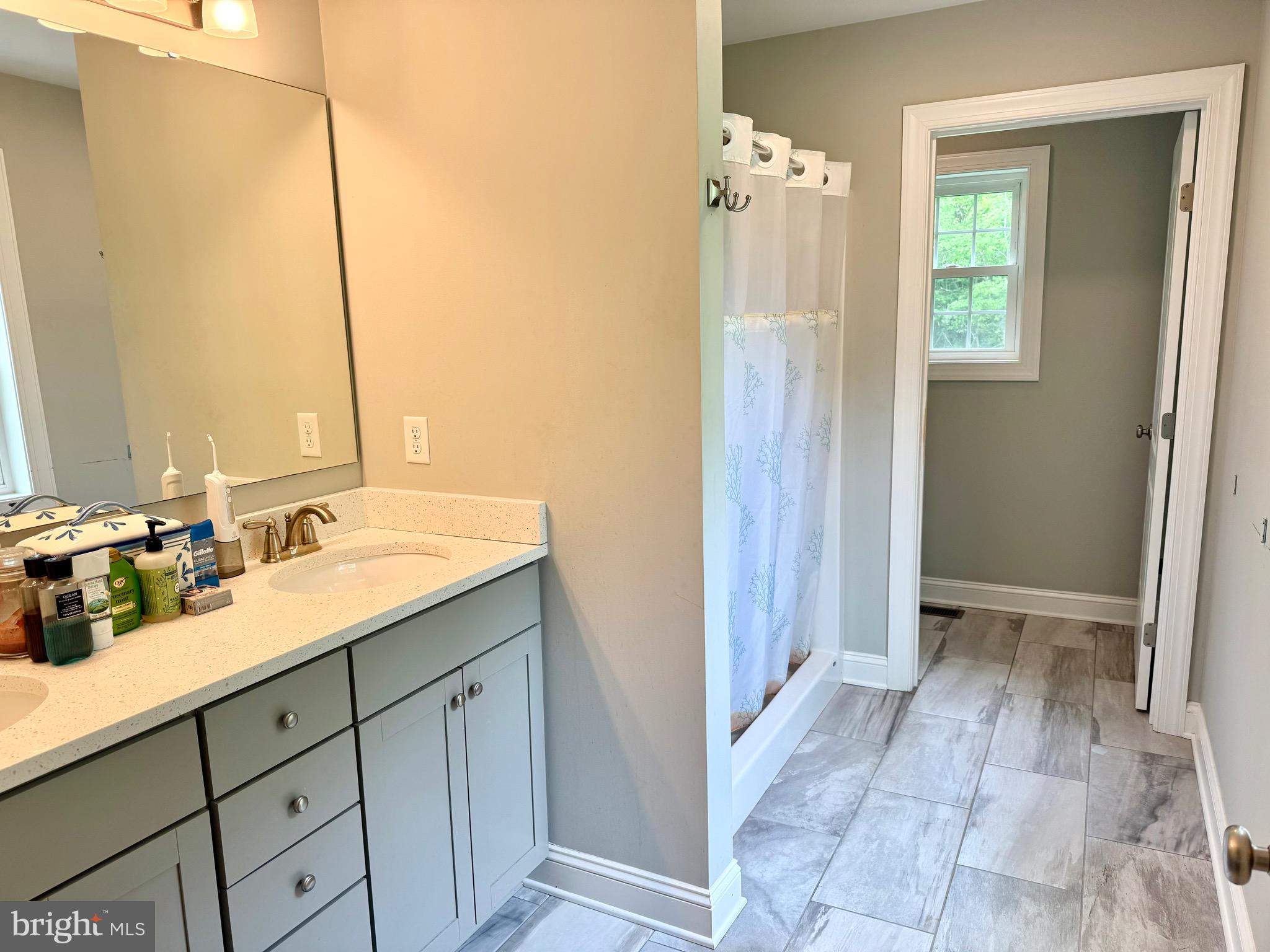 6980 Hopkins Neck Road Easton, MD 21601 - Photo 13 of 32 Primary bathroom