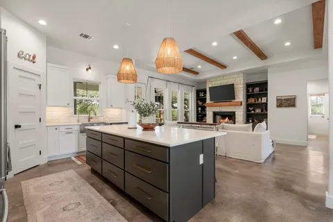 $625,000 | 22212 Briarcliff Drive, Spicewood, TX 78669