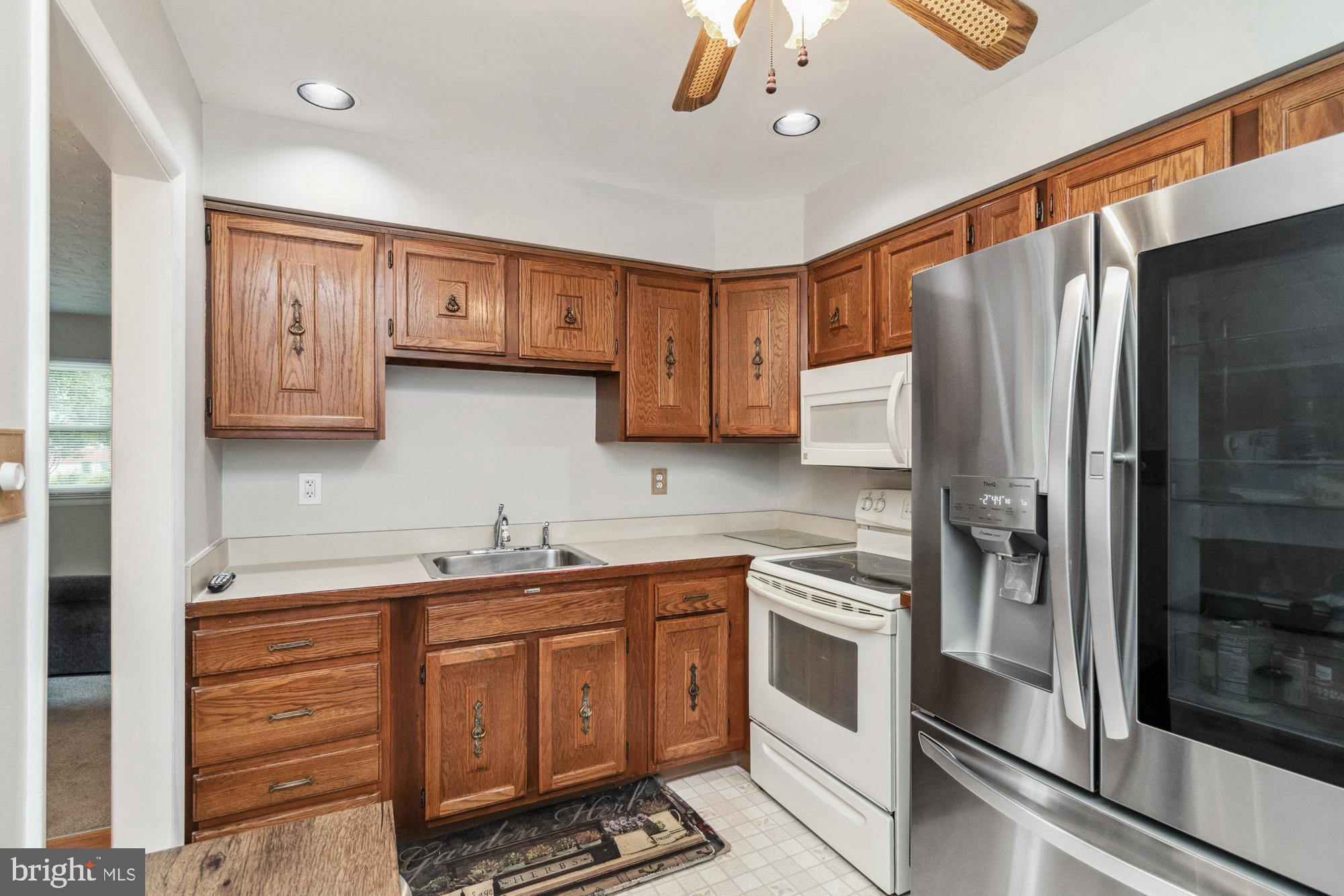 13106 Choptank Road Middle River, MD 21220 - Photo 12 of 32 Well equipped kitchen