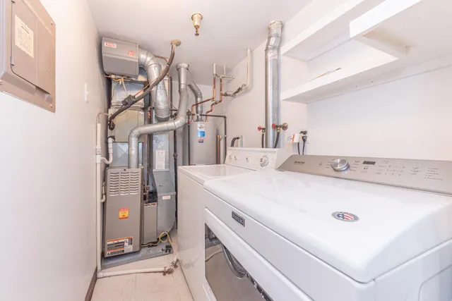 $215,000 | 18025 University Park Drive, Unit 51, Livonia, MI 48152