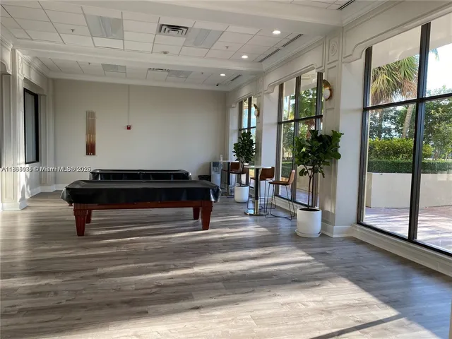 $479,900 | 5600 Collins Avenue, Unit 5L, Miami Beach, FL 33140