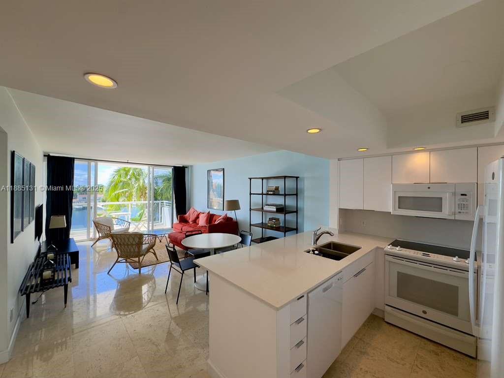 5600 Collins Avenue, Unit 5L Miami Beach, FL 33140 - Photo 6 of 29