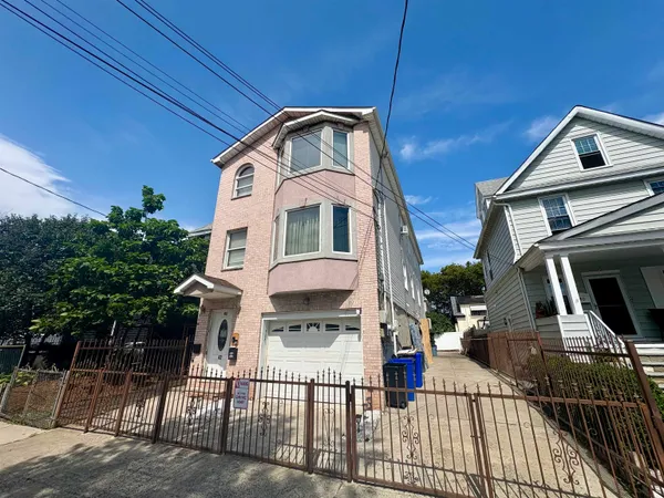 $1,750 | 42 Seaview Avenue, Unit 1, Jersey City, NJ 07305