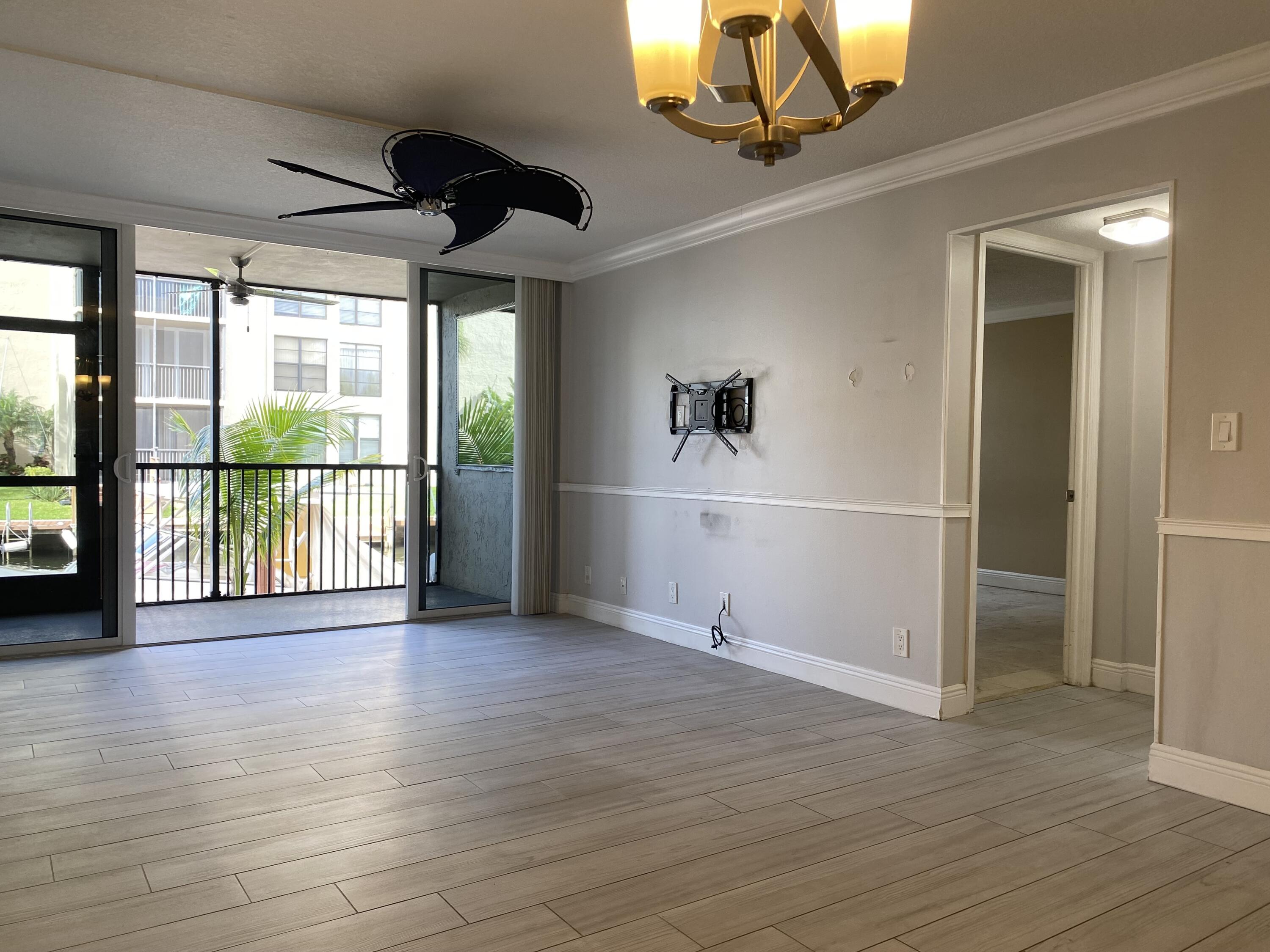 15 Royal Palm Way, Unit 107 Boca Raton, FL 33432 - Photo 11 of 44 IMG_1333