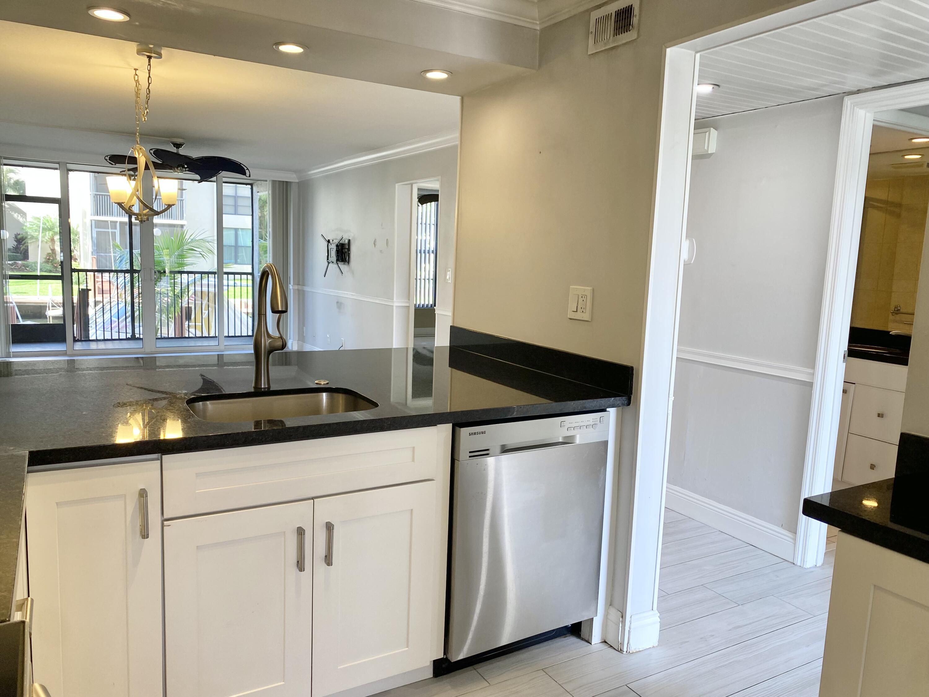 15 Royal Palm Way, Unit 107 Boca Raton, FL 33432 - Photo 20 of 44 IMG_1368