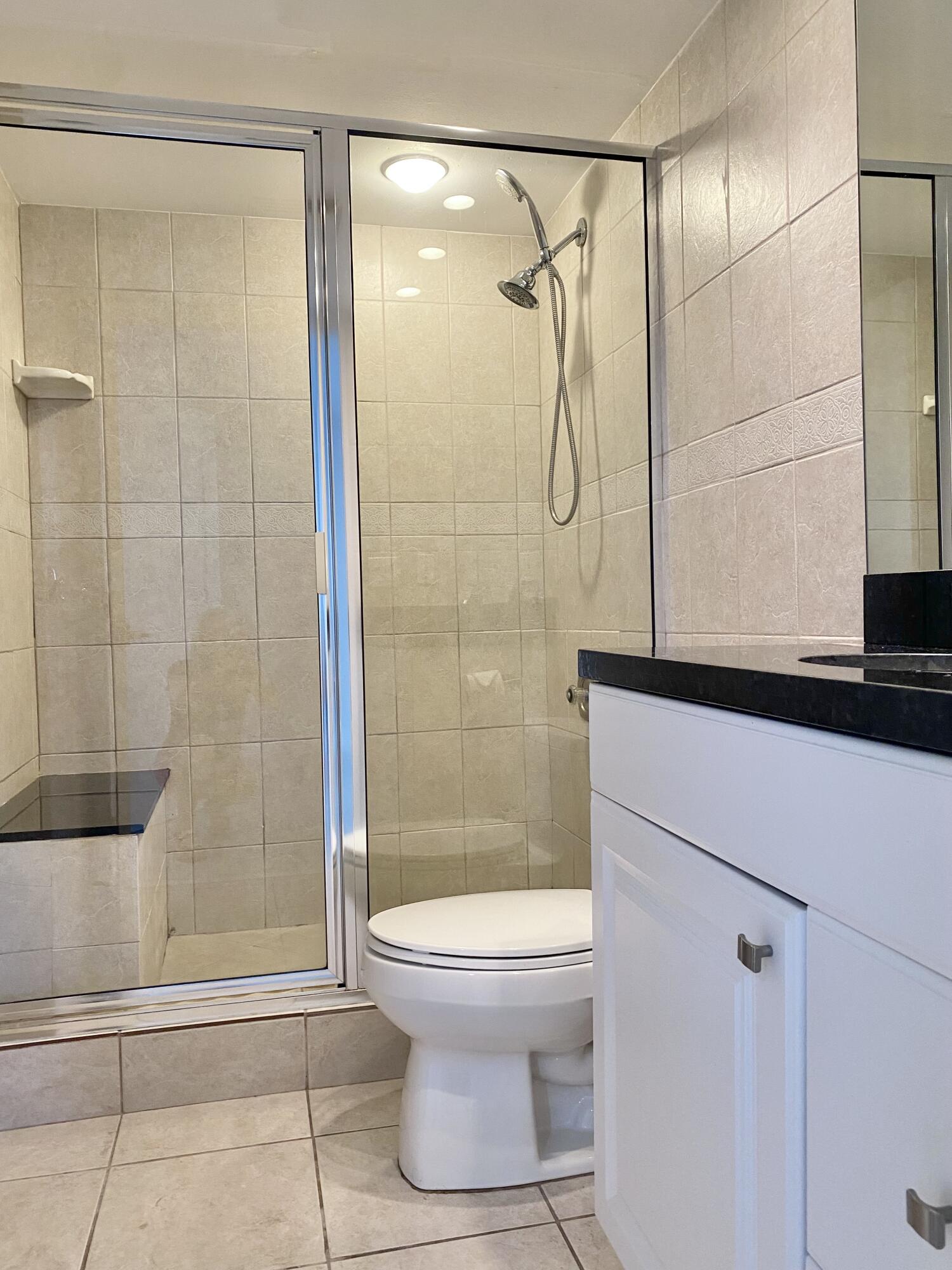 15 Royal Palm Way, Unit 107 Boca Raton, FL 33432 - Photo 21 of 44 Guest Bathroom