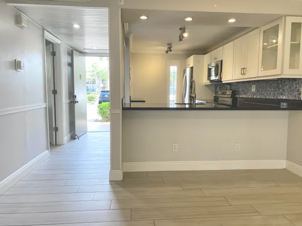 $2,500 | 15 Royal Palm Way, Unit 107, Boca Raton, FL 33432