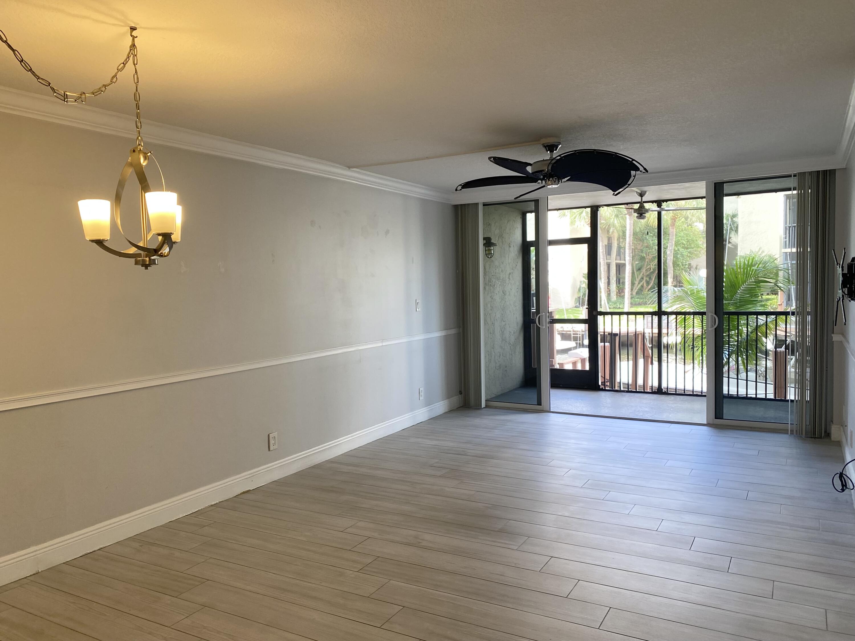 15 Royal Palm Way, Unit 107 Boca Raton, FL 33432 - Photo 4 of 44 IMG_1335