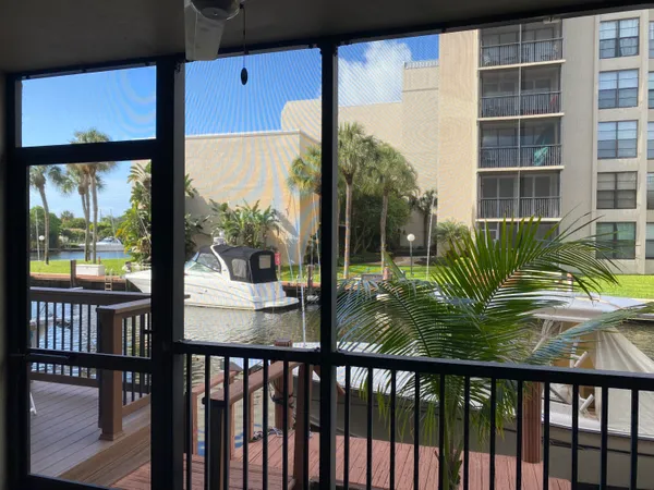 $2,500 | 15 Royal Palm Way, Unit 107, Boca Raton, FL 33432