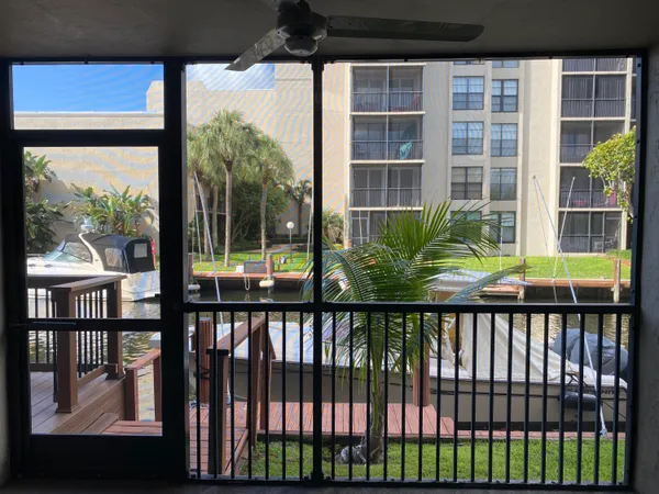 $2,500 | 15 Royal Palm Way, Unit 107, Boca Raton, FL 33432