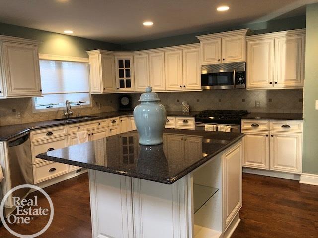 51665 Baker Road New Baltimore, MI 48047 - Photo 19 of 92 50032338-18.JPG
