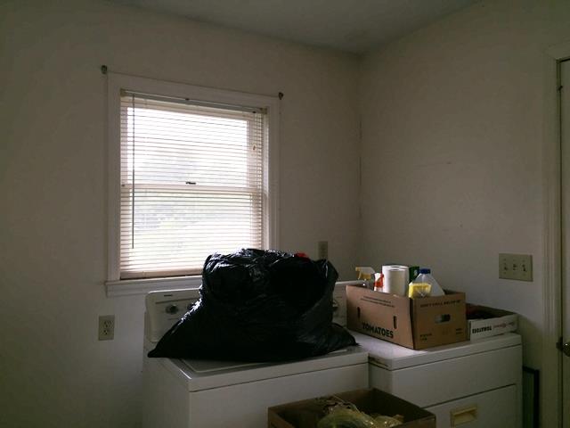 2559 Shellsford Road McMinnville, TN 37110 - Photo 18 of 19 Large utility room!