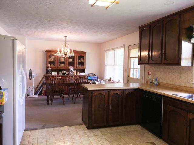 2559 Shellsford Road McMinnville, TN 37110 - Photo 10 of 19 Looking from the kitchen to the dining room