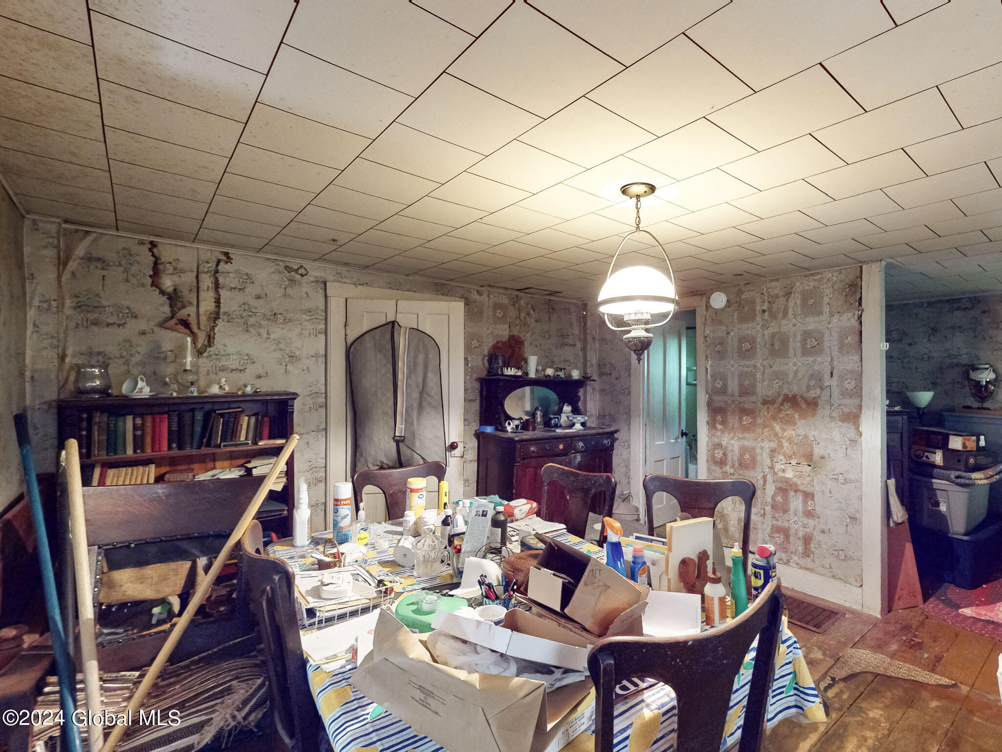 97 Jenkinsville Road Queensbury, NY 12804 - Photo 5 of 35 97 Jenkinsville-04