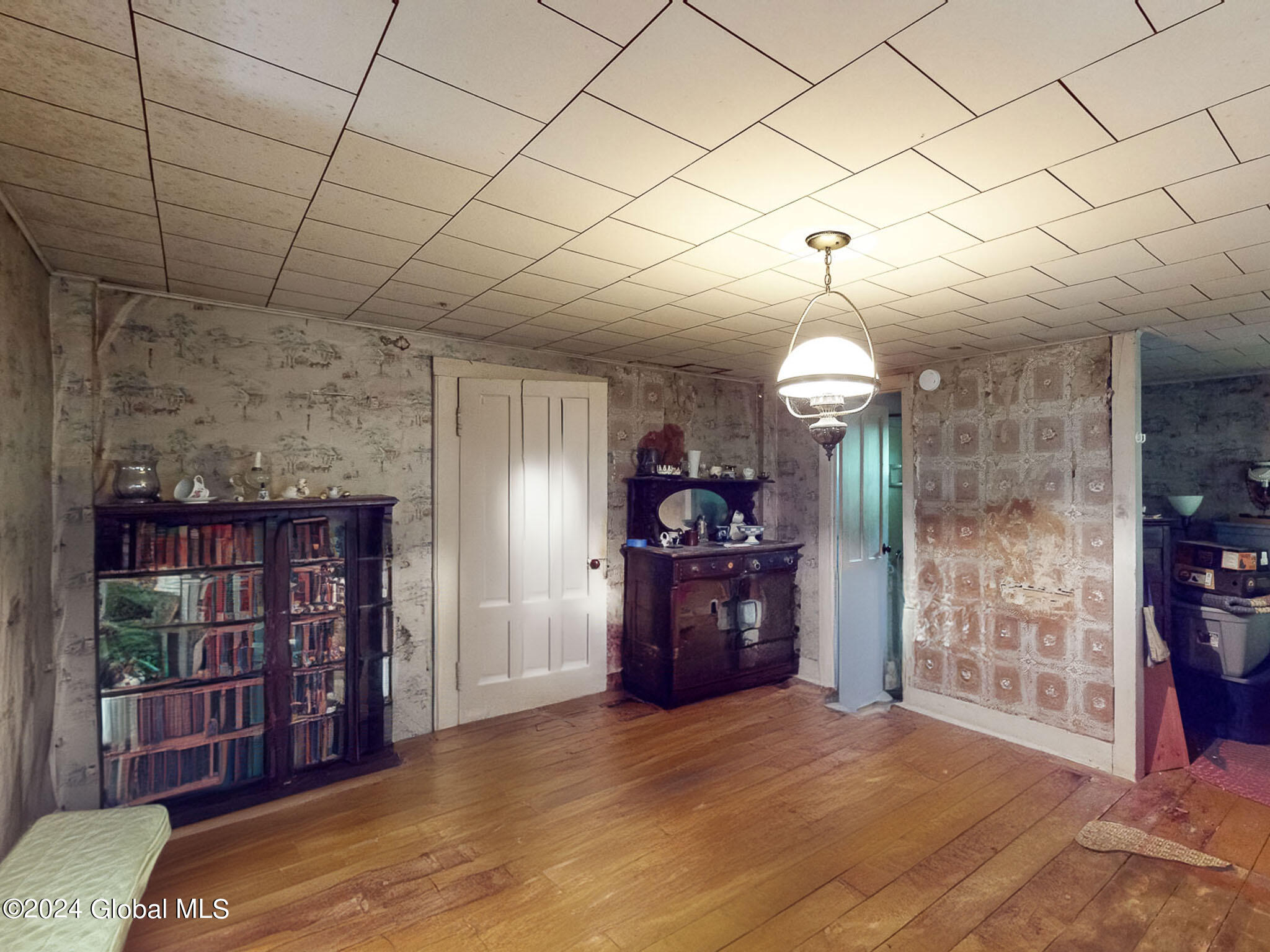 97 Jenkinsville Road Queensbury, NY 12804 - Photo 6 of 35 97 Jenkinsville-05