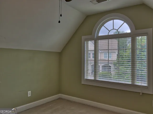 a view of front of a house with a yard