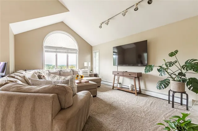 $499,900 | 4 Old Meadow Court, Livonia, NY 14487