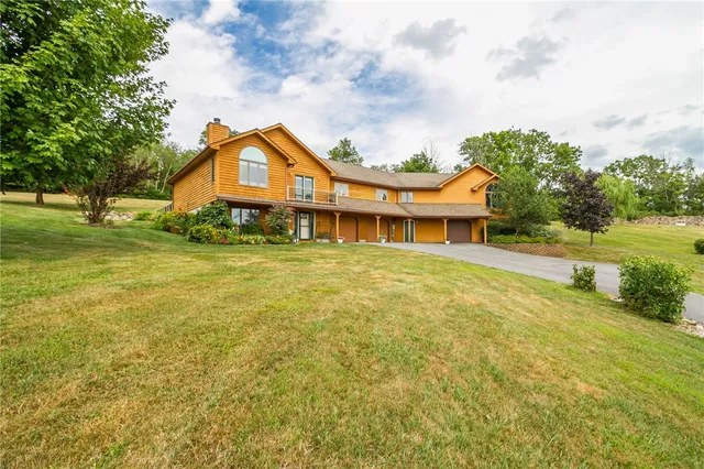 $499,900 | 4 Old Meadow Court, Livonia, NY 14487