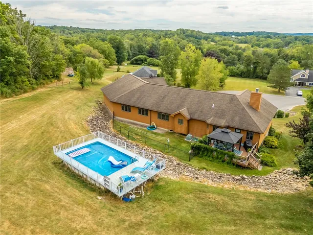 $499,900 | 4 Old Meadow Court, Livonia, NY 14487