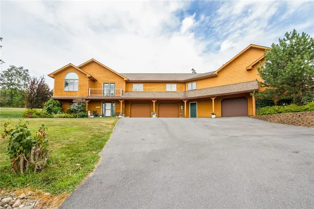 $499,900 | 4 Old Meadow Court, Livonia, NY 14487