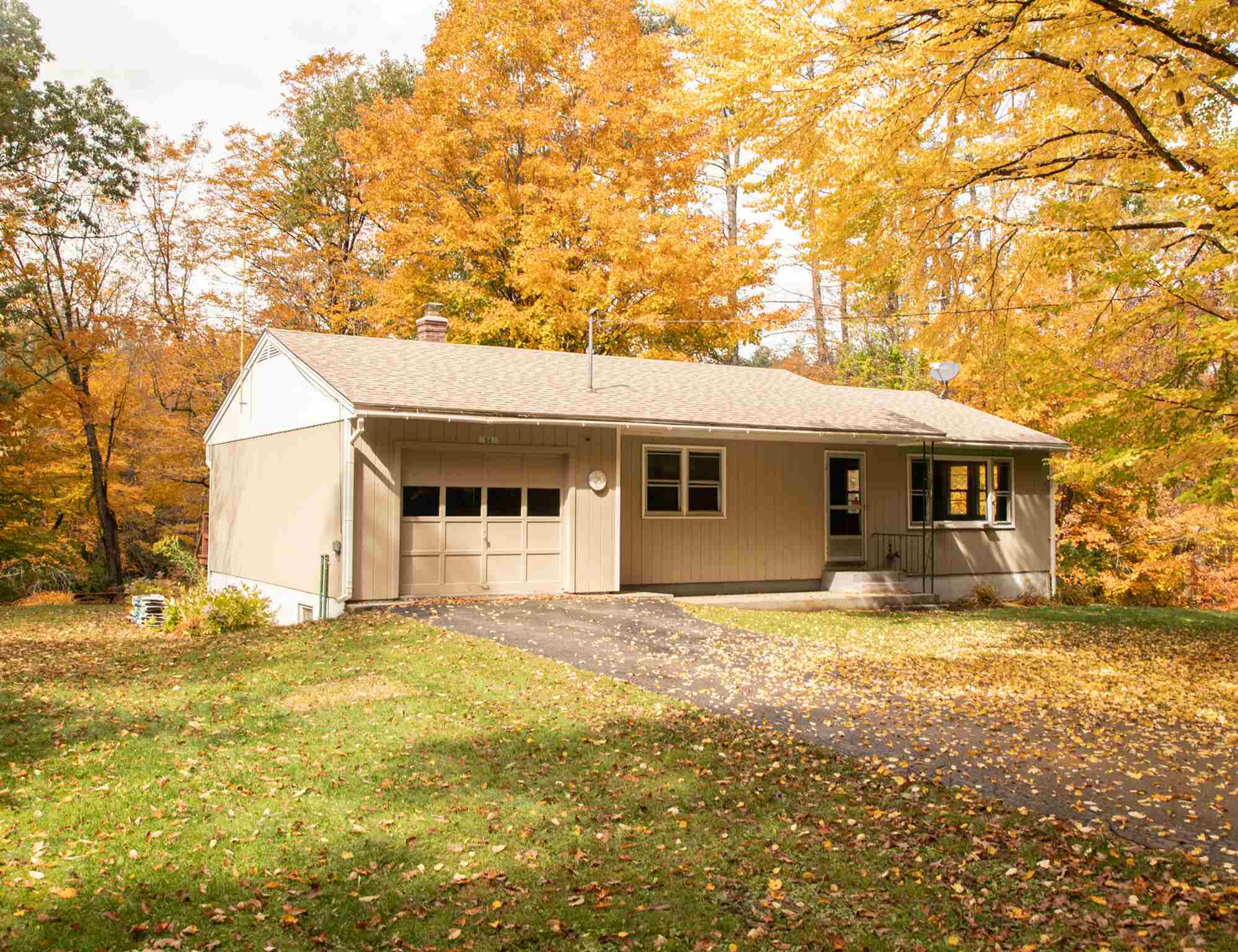 84 Dillon Road Plymouth, VT 05149 - Photo 1 of 31 Gallery Image 1