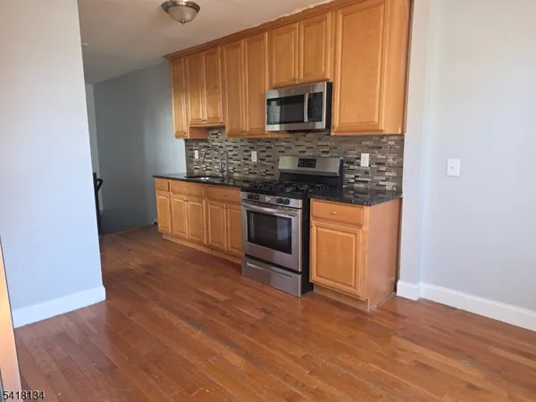 $1,500 | 108 9th Avenue, Unit 2, Newark, NJ 07107