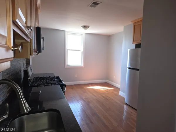 $1,500 | 108 9th Avenue, Unit 2, Newark, NJ 07107