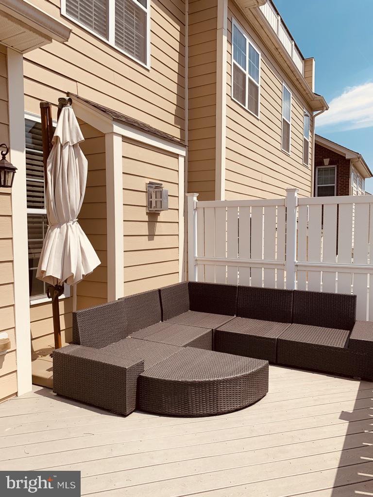 7660 Elmcrest Road Hanover, MD 21076 - Photo 18 of 56 Deck