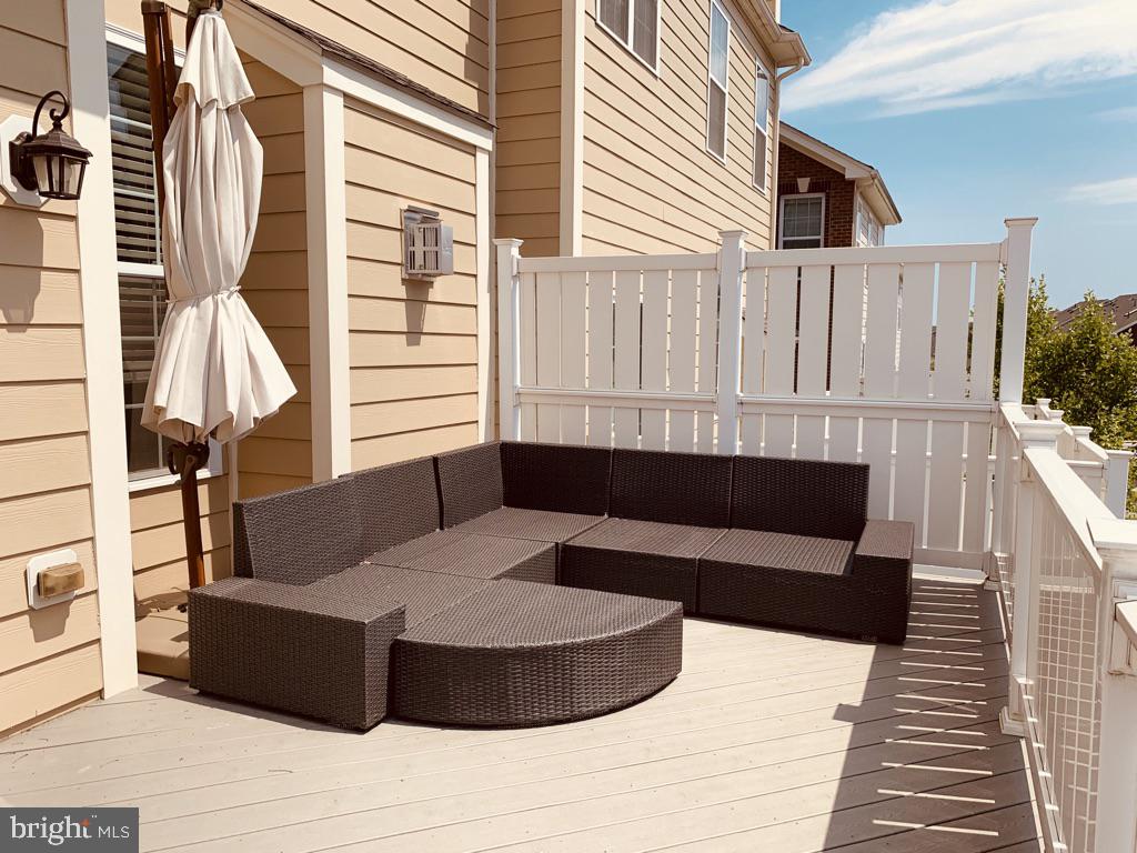 7660 Elmcrest Road Hanover, MD 21076 - Photo 19 of 56 Deck