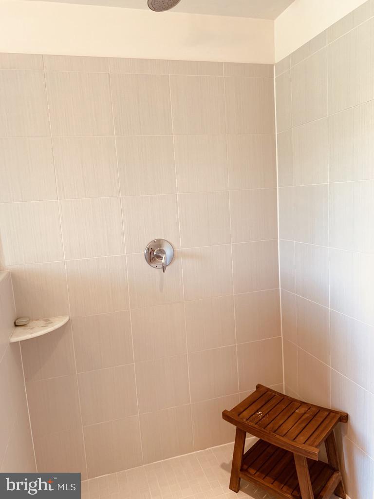7660 Elmcrest Road Hanover, MD 21076 - Photo 25 of 56