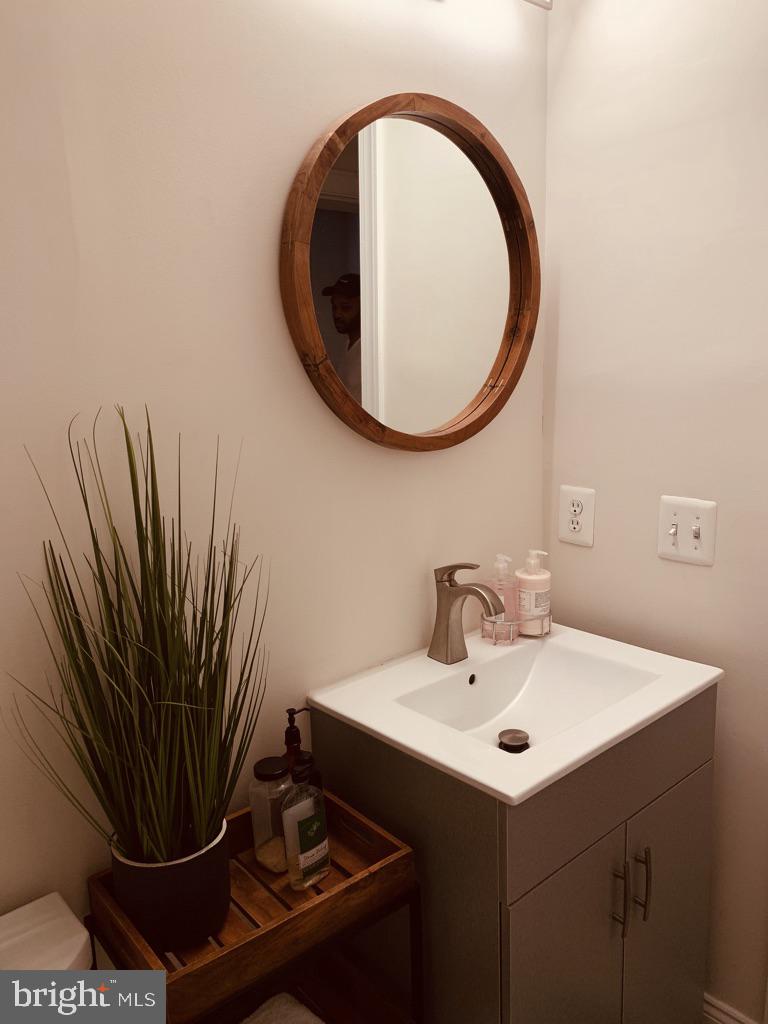 7660 Elmcrest Road Hanover, MD 21076 - Photo 32 of 56 Ground Level Bathroom