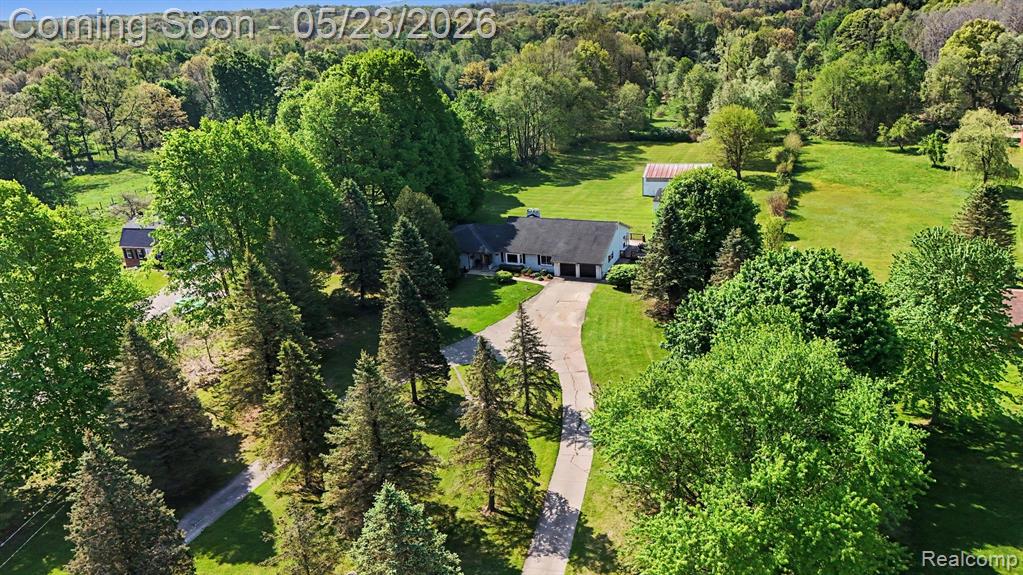 10306 Oakhill Road Holly, MI 48442 - Photo 1 of 55