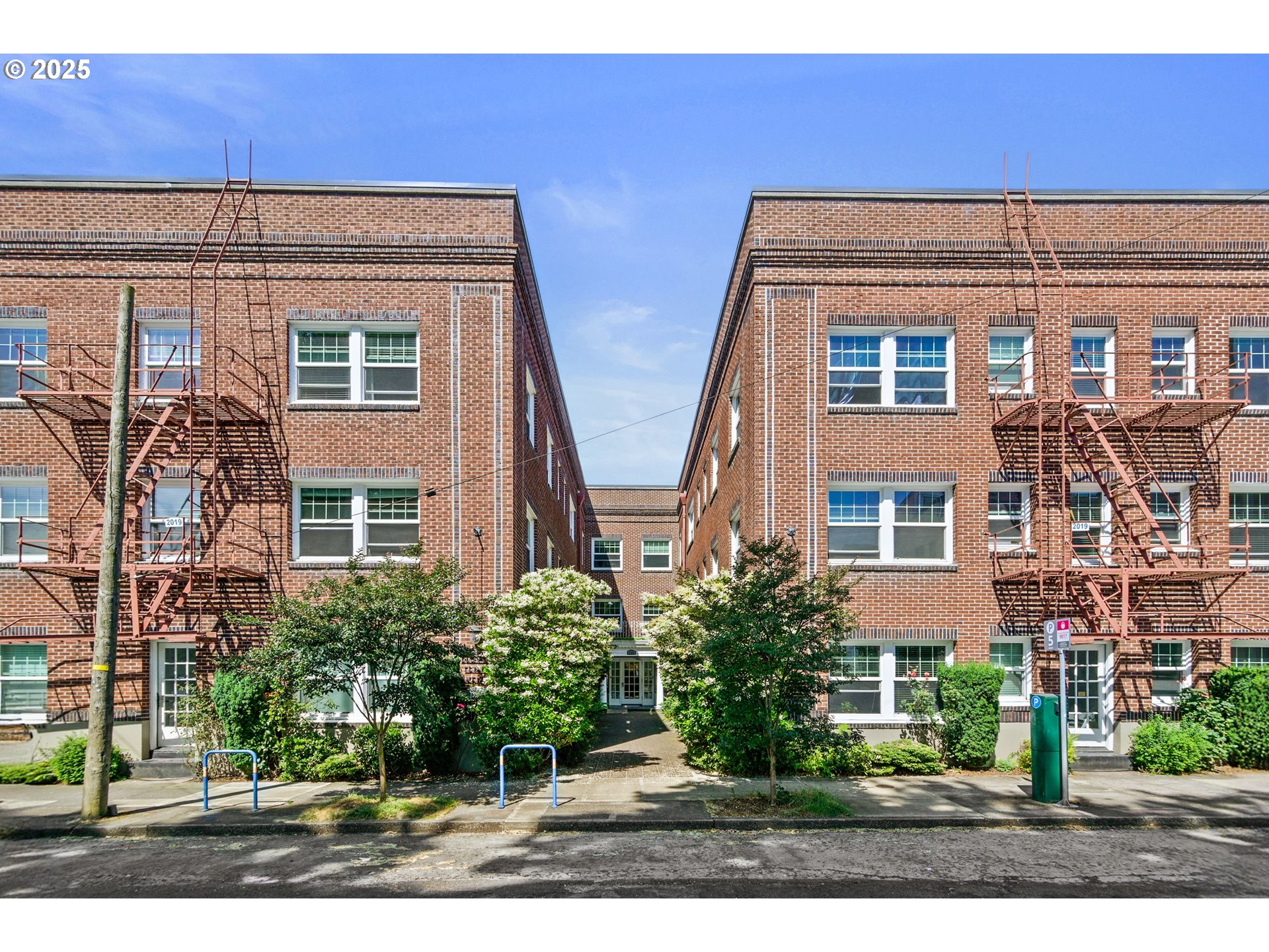 1509 Northeast 10th Avenue, Unit 105 Portland, OR 97232 - Photo 1 of 36 Gallery Image 1