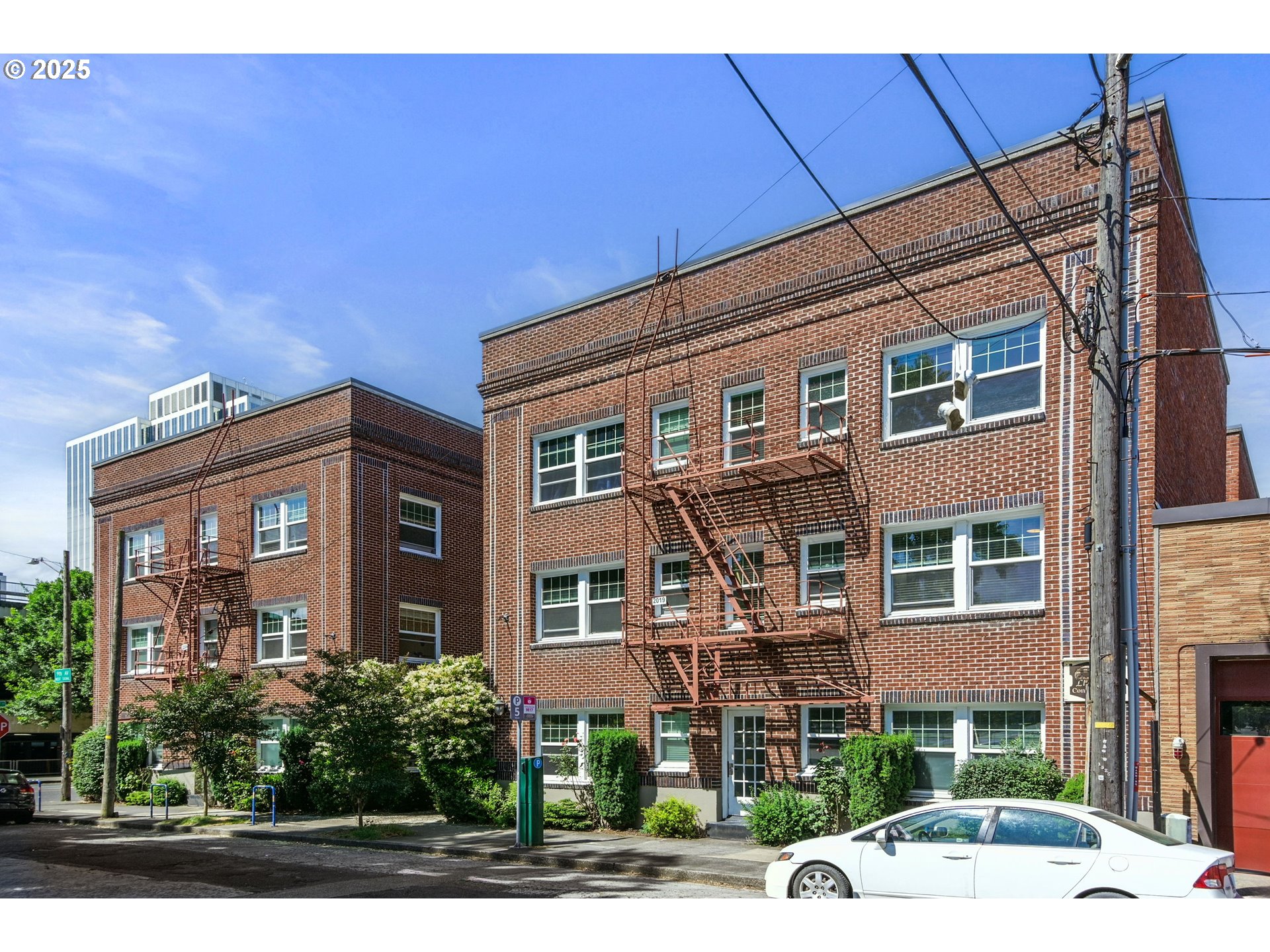 1509 Northeast 10th Avenue, Unit 105 Portland, OR 97232 - Photo 3 of 36 Gallery Image 3