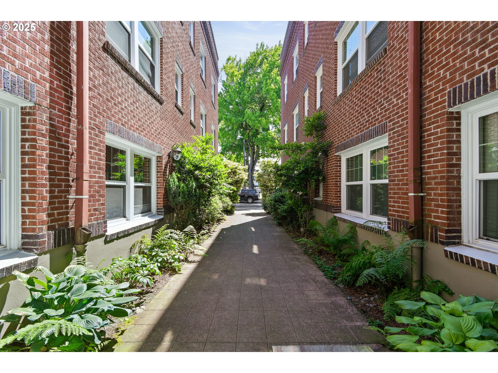 1509 Northeast 10th Avenue, Unit 105 Portland, OR 97232 - Photo 6 of 36 Gallery Image 6
