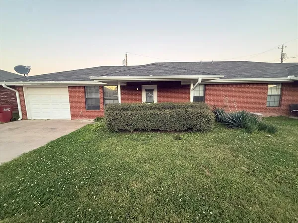 $1,050 | 2502 Patrick Drive, Bonham, TX 75418