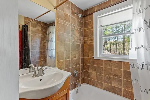 $825,000 | 15-17 Stirling Street, Andover, MA 01810