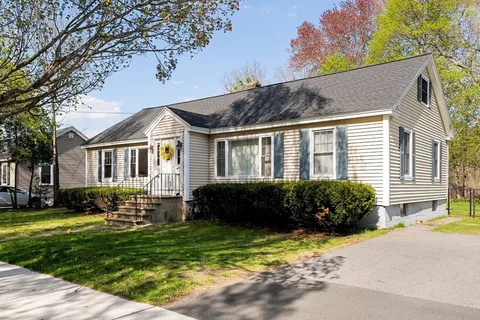 $825,000 | 15-17 Stirling Street, Andover, MA 01810