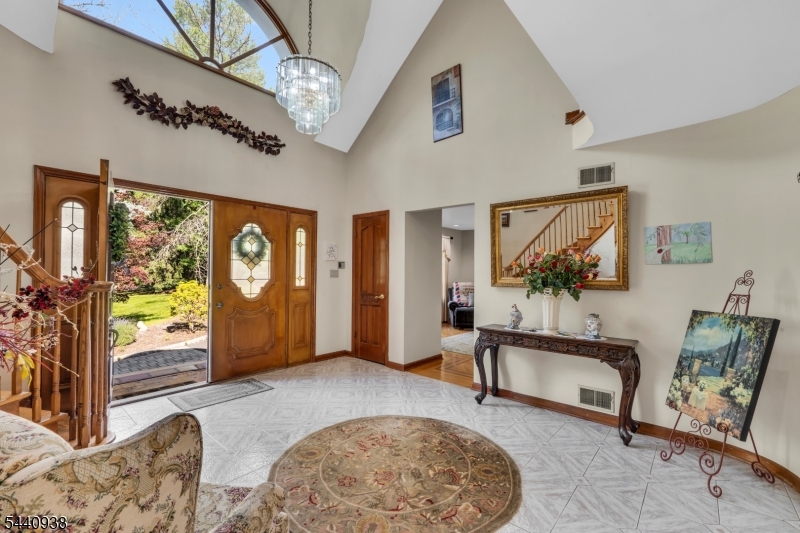 10 Loriann Road Warren, NJ 07059 - Photo 15 of 34