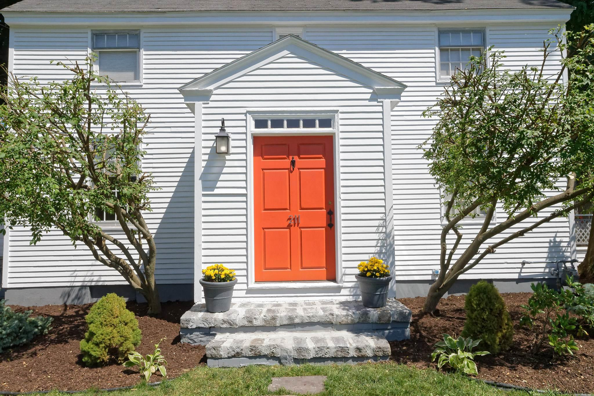 211 Ridgefield Street Albany, NY 12208 - Photo 3 of 31 Photo 3