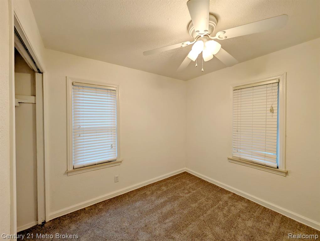 2074 Center Road Burton, MI 48509 - Photo 15 of 20 Gallery Image 15