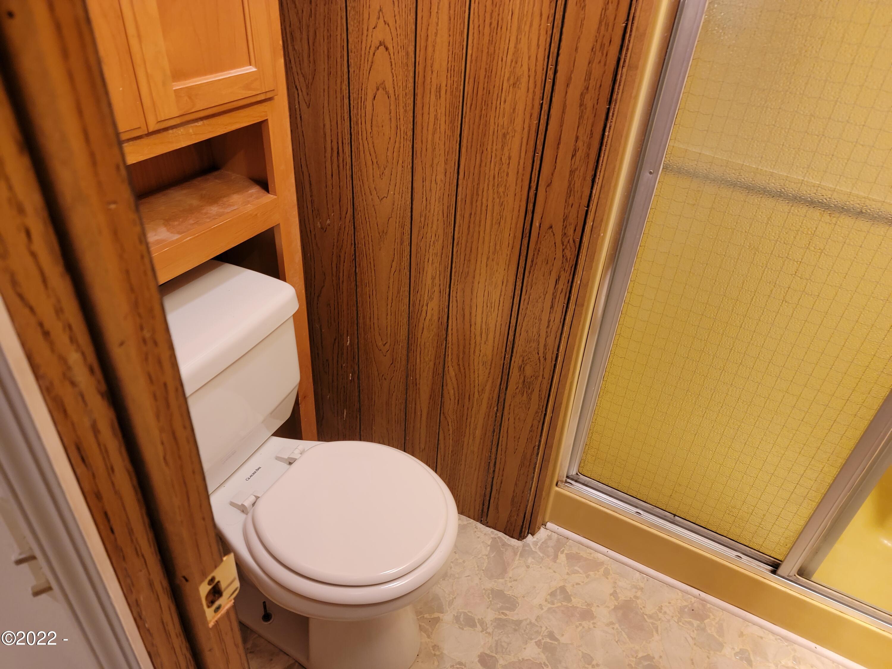 720 Collins Street Depoe Bay, OR 97341 - Photo 16 of 23 Master Bath