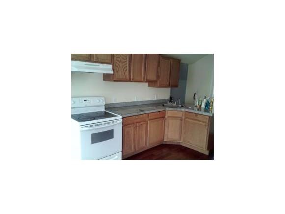 14 Lenox Road, Unit 2 Derry, NH 03038 - Photo 3 of 5