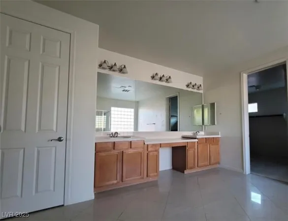 $1,199,900 | 7728 Villa De La Paz Avenue, Las Vegas, NV 89131