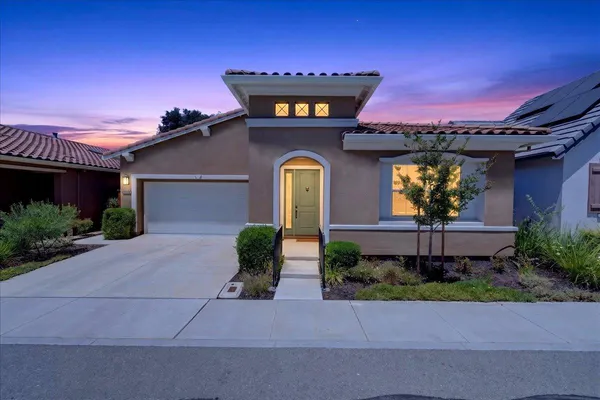 $759,900 | 2006 Red Oak Drive, Hollister, CA 95023