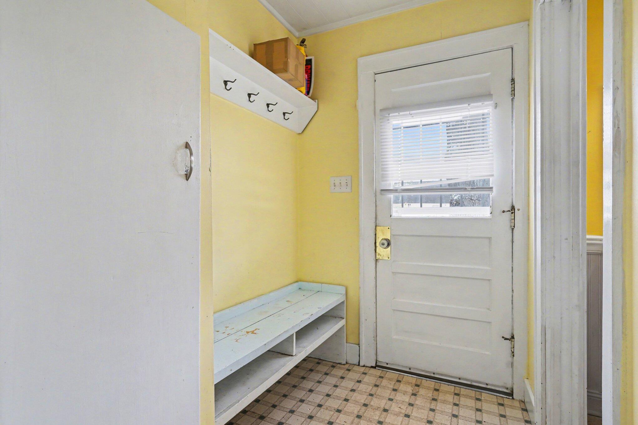 598 Brooks Road South Muskegon, MI 49442 - Photo 5 of 45 025_file_5717