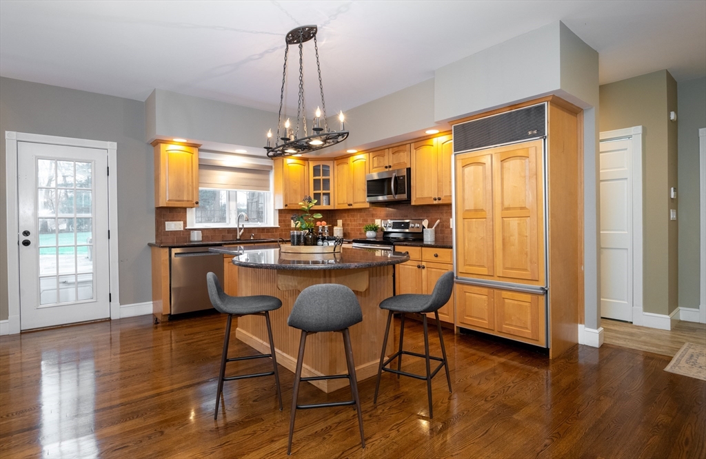 12 Ledgewood Road Saugus, MA 01906 - Photo 11 of 42