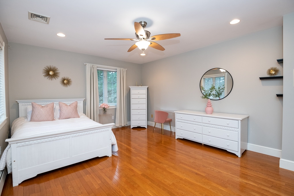 12 Ledgewood Road Saugus, MA 01906 - Photo 25 of 42