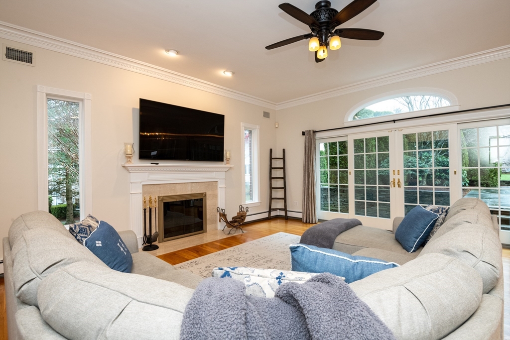 12 Ledgewood Road Saugus, MA 01906 - Photo 9 of 42