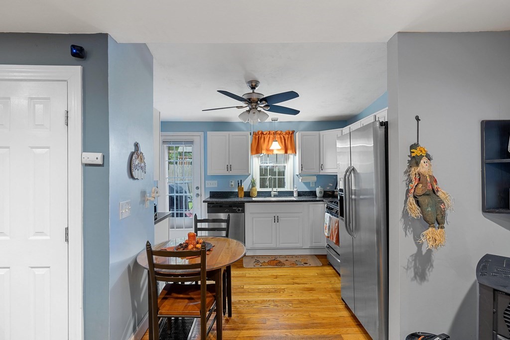 31 Reid Road Douglas, MA 01516 - Photo 8 of 31 a very nice looking dining room with a stove and a refrigerator